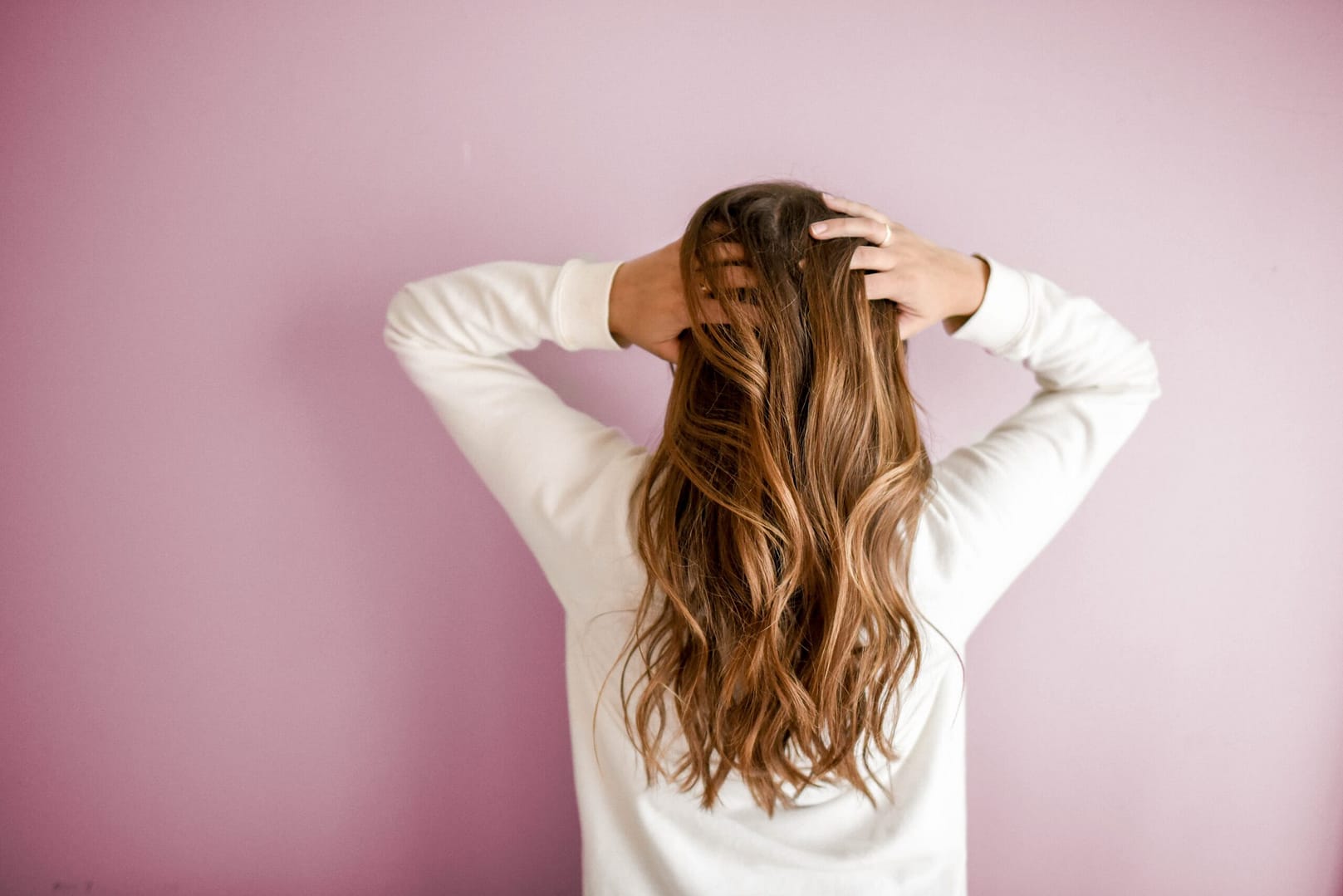 Read more about the article Hair Serum – Natural for Frizzy Hair & Hair Growth